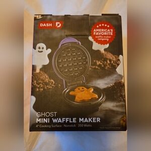 Dash Purple Mini Waffle Maker